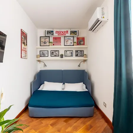 Stracult House Suggestive And Vintage-pop *